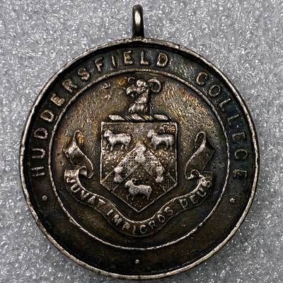 【雨安】【直播拍卖】【裸币套币-001期】 2026-04-24 周五 19:30 (金价1034, 银价18.00) [徽章奖章] Great Britain [章] 英国 1923年 哈德斯菲尔德大学运动会 银奖章 15.3克