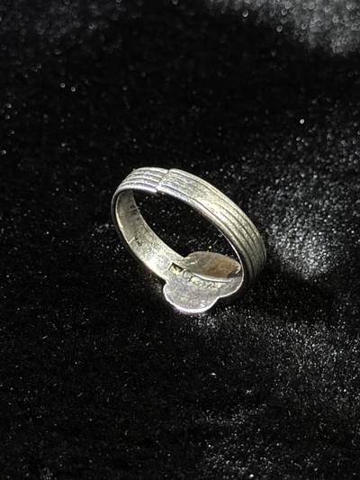 戎马世界章牌大赏第115期 芬兰 冬季战争伤兵戒指 内侧带1940银标和铭文”为伤兵的利益“