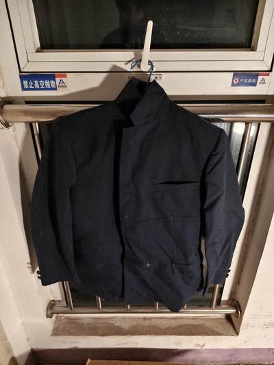 东亚欧洲主题杂货徽章勋章拍卖⑩ （五一大拍350+） 日本国铁衣服一套 （有污渍 衣服味道巨大无比 ）