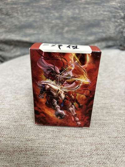 喜灰玩卡拍卖第八期，接拍品0佣金，欢迎送拍，释放现金流，让自己有资金可以购买更多喜欢的卡牌，让别的卡友能淘到更多心仪的卡牌 卡德曼 巾帼水浒第二弹 粗闪 全新未开封 不包官瑕