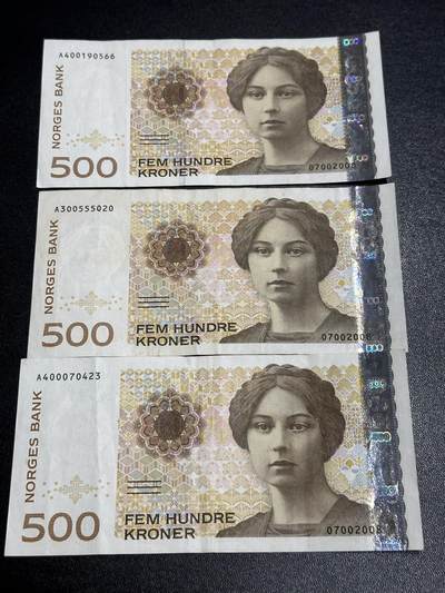《外钞收藏家》第六百三十期（四月收官精选场）（长期征集拍品、欢迎藏友们联系合作） - 挪威500克朗 流通品 3张一起 全部是A冠