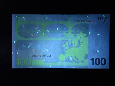 叁拾收藏第36期 西班牙版3签100欧元   UNC