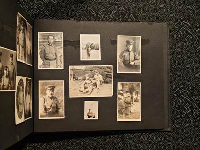 东亚欧洲主题杂货徽章勋章拍卖⑩ （五一大拍350+） 日军相册一本 大量军队照片 战马武器军舰东乡合影 200张左右 下（请勿在此出价）