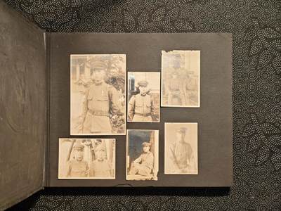 东亚欧洲主题杂货徽章勋章拍卖⑩ （五一大拍350+） 日军相册一本 大量军队照片 战马武器军舰东乡合影 200张左右 下（请勿在此出价）