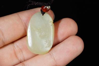 上海都达杂项专场103【全场包邮】  天然和田玉精雕《虎啸南山》挂件73-136