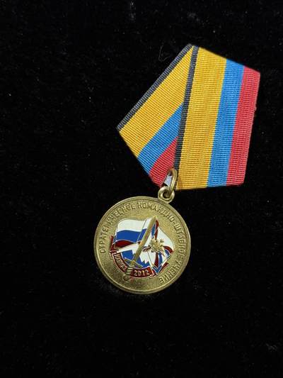 戎马世界章牌大赏第115期 俄罗斯国防部高加索-2012首长司令部演习参与者奖章，莫斯科冲压厂厂标