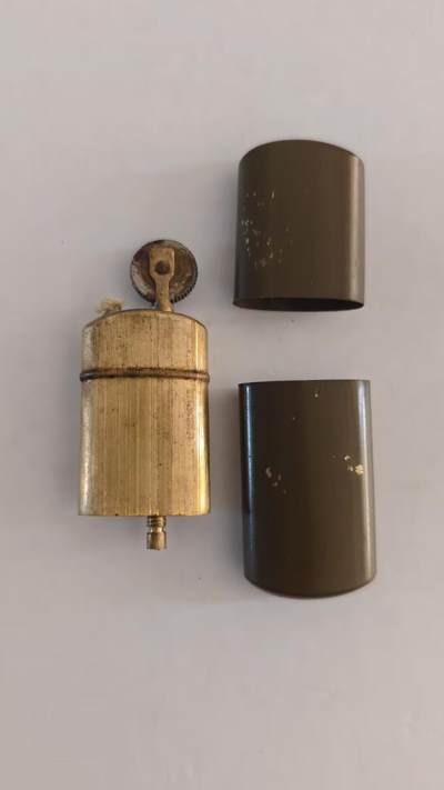 东亚欧洲主题杂货徽章勋章拍卖⑩ （五一大拍350+） 日军打火机一个（日军遗物袋里开出来的）图五仅补充不包含在内、第七师团第步兵27联队,应该是死在诺门槛坎了，名字中村越后，住北海道常吕郡端野村）