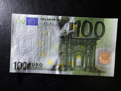 叁拾收藏第36期 西班牙版3签100欧元   UNC