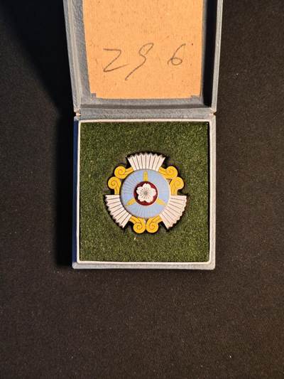 东亚欧洲主题杂货徽章勋章拍卖⑩ （五一大拍350+） 大日本防空协会有功会员章 珐琅制