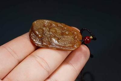 上海都达杂项专场103【全场包邮】  天然和田玉精雕《莲年有鱼》挂件71-258
