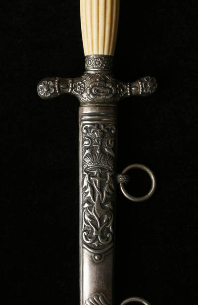 戎马世界章牌大赏第115期 奥地利帝国 - 1849 型海军军官短剑 ，未开刃礼仪佩剑，非常少见的东西，参见下方介绍