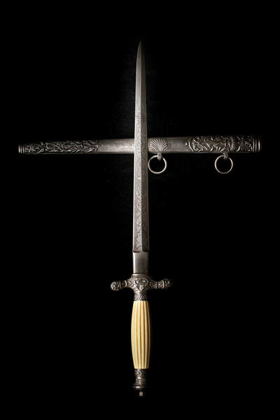 戎马世界章牌大赏第115期 奥地利帝国 - 1849 型海军军官短剑 ，未开刃礼仪佩剑，非常少见的东西，参见下方介绍