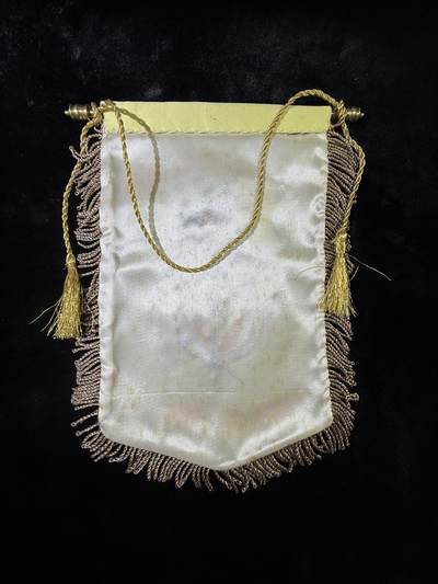 戎马世界章牌大赏第115期 加蓬国家宪兵部队挂旗，金属丝刺绣工艺