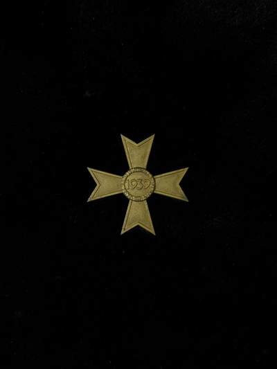 戎马世界章牌大赏第115期 德国二战民事战功十字奖章，光头章 （应该是造出来章子还没焊环，属于未完成部件）