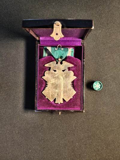 东亚欧洲主题杂货徽章勋章拍卖⑩ （五一大拍350+） 功六级金鵄章