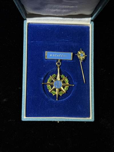 戎马世界章牌大赏第115期 匈牙利和平功绩奖章，授予参与维和行动的匈牙利军人