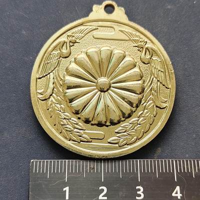 【全场包邮】纯粹捡漏拍522场 【纪念章】日本天皇夫妇大寿纪念章