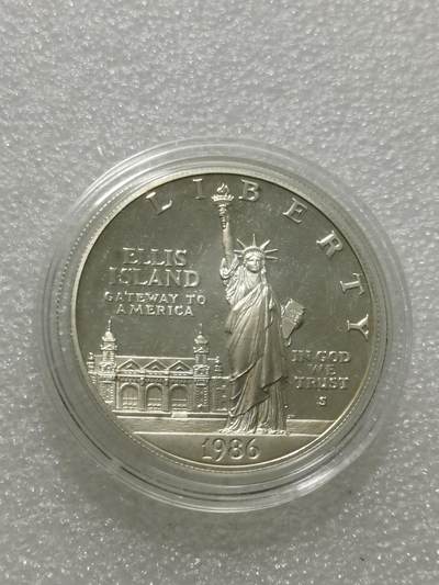 天下钱庄专场欢迎参拍 美国自由女神像一美元银币，26.7克，90银