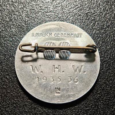 【德藏】世界币章拍卖第171期（拍品征集中~欢迎藏友联系） 1933-45年 德国民族社会主义工人党党首像胸章铝章 直径约：30.2mm；重约：3.8g (原图请联系客服)