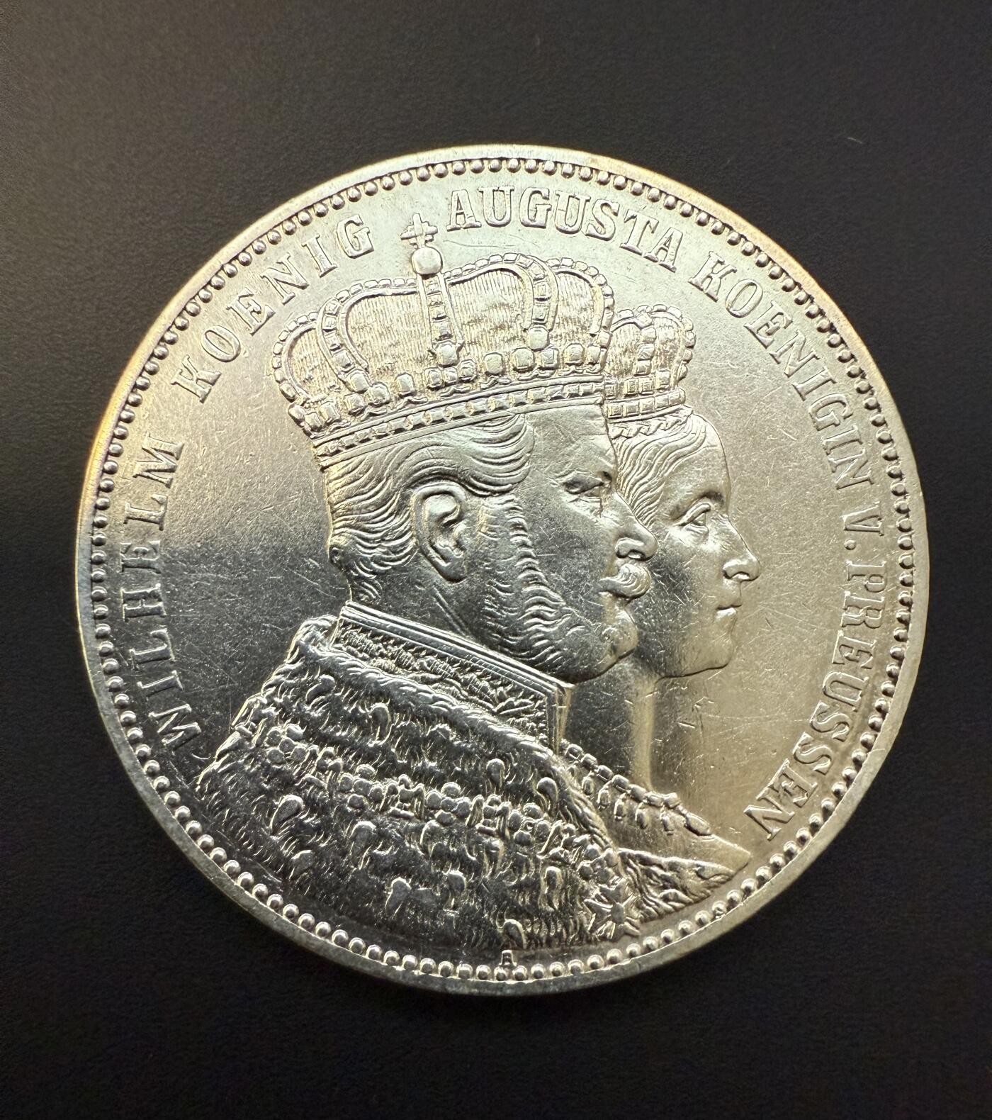 【周六 19:30】乾藏阁外国银币专场・裸币 / 评级币 + 银章铜章 保真包老 普鲁士 1861 年加冕泰勒 近未流通状态 双头像欧洲大银币