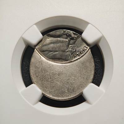 【德藏】世界币章拍卖第171期（拍品征集中~欢迎藏友联系） 1984年 美国5分镍币 造币厂错误偏打60% MINT ERROR MS65 稀少品种 不仅有错 还高分！