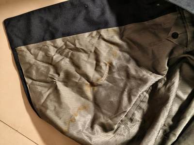 东亚欧洲主题杂货徽章勋章拍卖⑩ （五一大拍350+） 日本国铁衣服一套 （有污渍 衣服味道巨大无比 ）