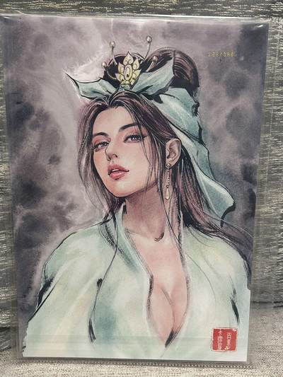 喜灰玩卡拍卖第八期，接拍品0佣金，欢迎送拍，释放现金流，让自己有资金可以购买更多喜欢的卡牌，让别的卡友能淘到更多心仪的卡牌 【限编】百里  港漫水浒 夏伟义老师绘 特卡 扈三娘 限编 268/396编 A4折光粗闪大卡