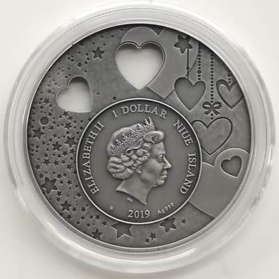 博洋堂“生趣盎然”4月精品专场暨第169期（全场包邮） 纽埃2019年1元彩色仿古镂空银币 我刚到这儿（我才出生） 1盎司999银 发行量：500 盒证全