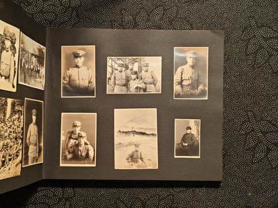 东亚欧洲主题杂货徽章勋章拍卖⑩ （五一大拍350+） 日军相册一本 大量军队照片 战马武器军舰东乡合影 大约200张 （此处出价）