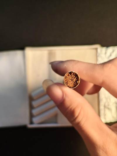 东亚欧洲主题杂货徽章勋章拍卖⑩ （五一大拍350+） 日本战时天皇御赐烟 极其少见