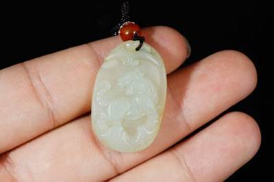 上海都达杂项专场103【全场包邮】  天然和田玉精雕《虎啸南山》挂件73-136