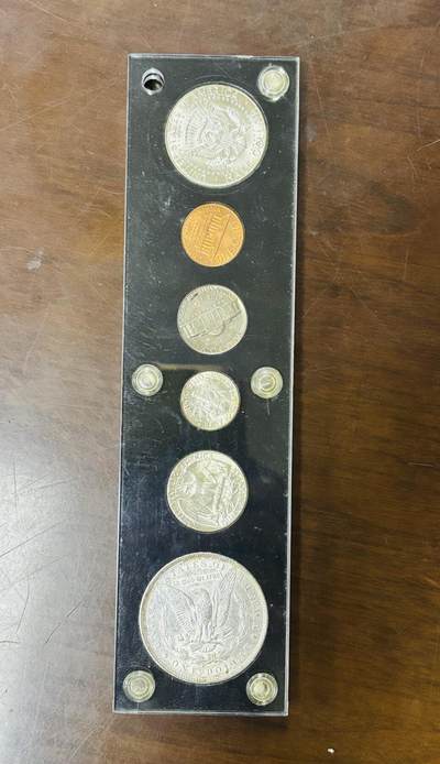 文馨钱币收藏第 303 场，【五一钱币荟，收藏盛宴】长期接代拍业务 原光好品美国 1 分---1 美元 6 枚套币，其中包含 1889 年摩根一元银币（26.73 克），1964 年肯尼迪半美元银币（12.5 克），1960 年华盛顿 25 分银币（6.25 克），1964 年罗斯福 10 分银币（2.5 克）共计 47.98 克均为 900 银，细节看图
