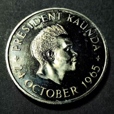 长老汇马年精选第十九场拍卖 赞比亚1965年独立一周年精制克朗型纪念币5先令，原味氧化，磨砂感足，38.8mm，量20000