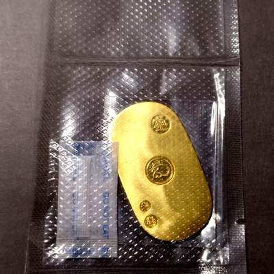 长老汇马年精选第十九场拍卖 日本判金一两精制后铸版，无铅黄铜镀24K金，发行量仅几百枚（本枚真空包装）