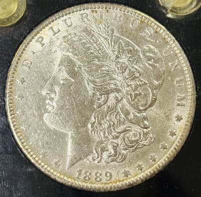 文馨钱币收藏第 303 场，【五一钱币荟，收藏盛宴】长期接代拍业务 原光好品美国 1 分---1 美元 6 枚套币，其中包含 1889 年摩根一元银币（26.73 克），1964 年肯尼迪半美元银币（12.5 克），1960 年华盛顿 25 分银币（6.25 克），1964 年罗斯福 10 分银币（2.5 克）共计 47.98 克均为 900 银，细节看图