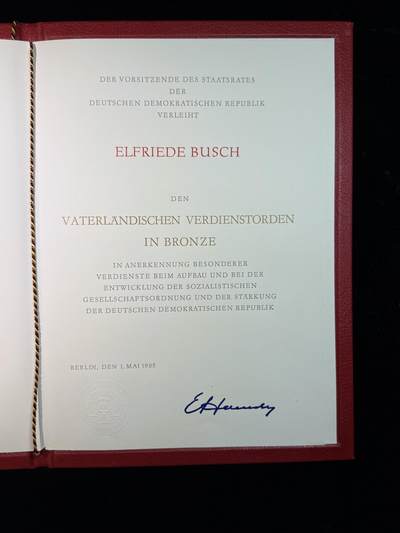 戎马世界章牌大赏第115期 东德铜级祖国功勋，带证书