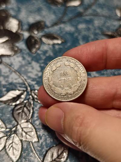 抚柳草堂-第二十八期章牌钱币  奖章勋章 满百包邮 放漏专场 1923法属印支坐洋20分银币  重5.4g 带底光细节丰富