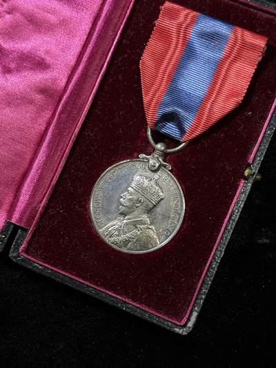 戎马世界章牌大赏第115期 英国帝国服务奖章，银制