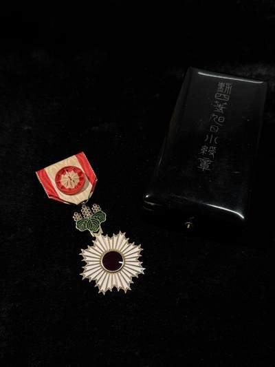 戎马世界章牌大赏第115期 勋四等旭日章