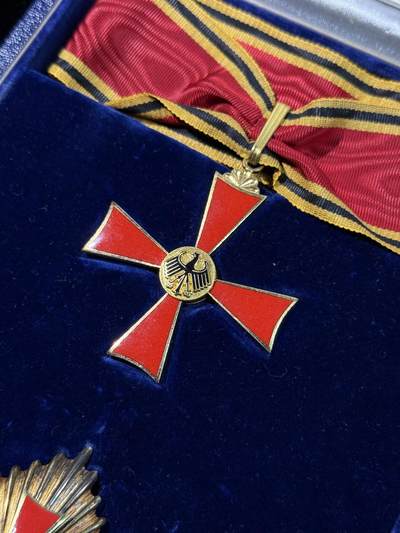 戎马世界章牌大赏第115期 德国联邦功绩十字勋章，大军官级，星芒章银制