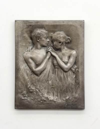 博洋堂“生趣盎然”4月精品专场暨第169期（全场包邮） SAMF作品，1905年新艺术时期，幸福的夫妇限量银章，尺寸80mm* 62mm，216克，边铭：丰饶角+ ARGENT+ 火蝾螈标+限量编号，正面图案为一对年轻的夫妇 在稻谷田地中 十指紧扣 闭目养神的画面，背面图案为四周陪衬着浮雕花卉的乐谱，银章发行量仅76枚。