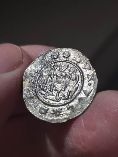 星盘世界钱币 5.2年度精品币大拍 一周年抽奖活动 中世纪 - 波西米亚公国第纳尔银币，弗拉季斯拉夫一世（Vladislaus i ）时期，图案铭文清晰，瑞士老藏家旧藏，相比波西米亚王国，公国时期的钱币存世较少，仅在中欧本地拍卖出现，并且图案丰富