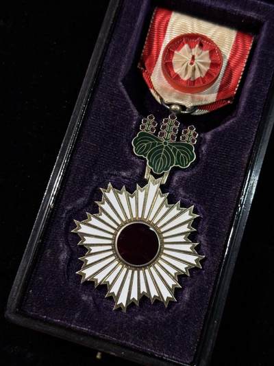 戎马世界章牌大赏第115期 勋四等旭日章