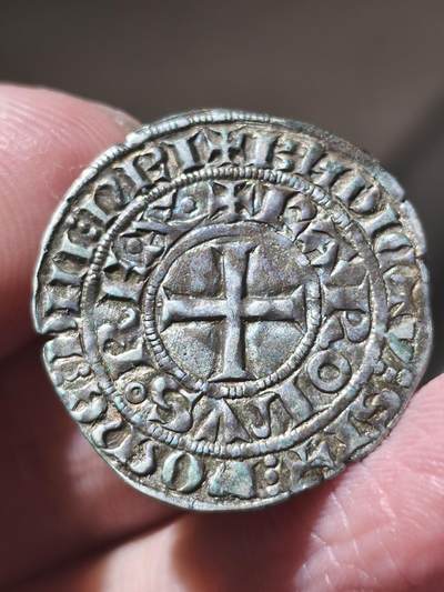 星盘世界钱币 5.2年度精品币大拍 一周年抽奖活动 中世纪 - 法国卡佩王朝查理四世半格罗斯（Maille Blanche）银币，始发行于1323年2月3日，含银量79.8%，欧洲老藏家旧藏，五彩包浆，深打好品，查理四世是卡佩王朝末代国王，所打制钱币品种与存世量都较少，以半格罗斯为主