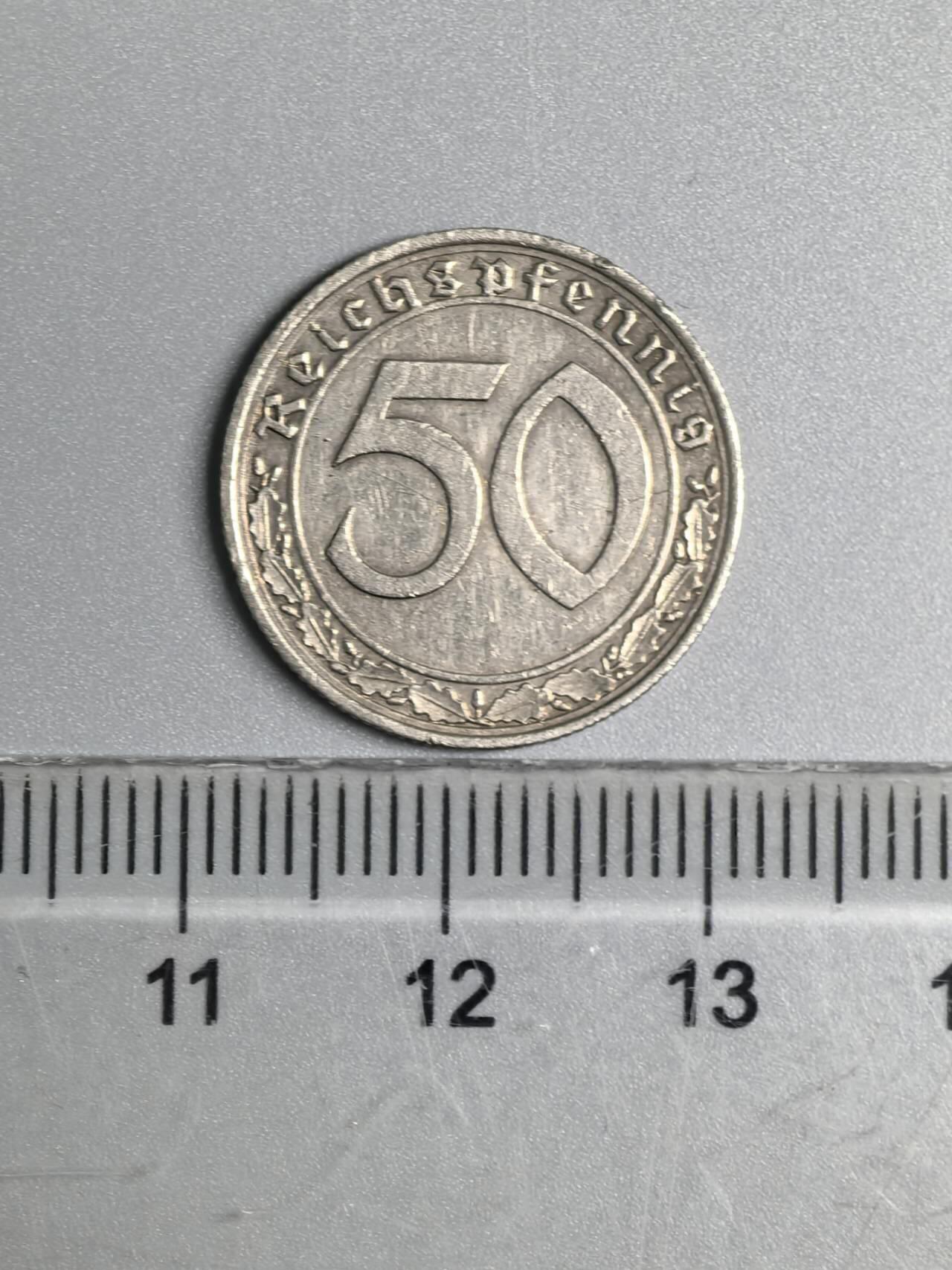 小驴勋章奖章收藏4月25日周六晚六点拍卖（珍爱和平，收藏战争，铭记历史，勿忘国耻，忠党爱国。有偿代拍，送拍规则在简介最后，参拍须阅读规则后再参拍，关系到运费包装发货时效真假辨别等关键信息，拍卖时不再发原图，看大图店主微信码在拍卖店铺介绍里或者找我要）