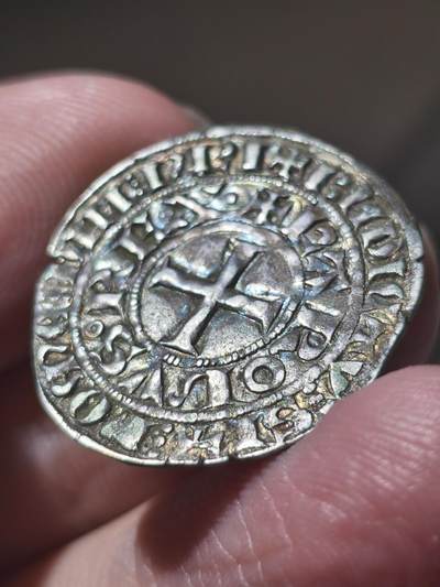 星盘世界钱币 5.2年度精品币大拍 一周年抽奖活动 中世纪 - 法国卡佩王朝查理四世半格罗斯（Maille Blanche）银币，始发行于1323年2月3日，含银量79.8%，欧洲老藏家旧藏，五彩包浆，深打好品，查理四世是卡佩王朝末代国王，所打制钱币品种与存世量都较少，以半格罗斯为主