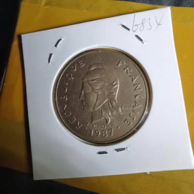 沼泽如烟--第1068场 法属新喀里多尼亚1987年100法郎