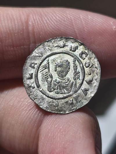 星盘世界钱币 5.2年度精品币大拍 一周年抽奖活动 中世纪 - 波西米亚公国第纳尔银币，弗拉季斯拉夫一世（Vladislaus i ）时期，图案铭文清晰，瑞士老藏家旧藏，相比波西米亚王国，公国时期的钱币存世较少，仅在中欧本地拍卖出现，并且图案丰富