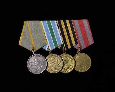 戎马世界章牌大赏第115期 苏联战功奖章、保卫北极奖章，战胜德国奖章联排，具体请看介绍