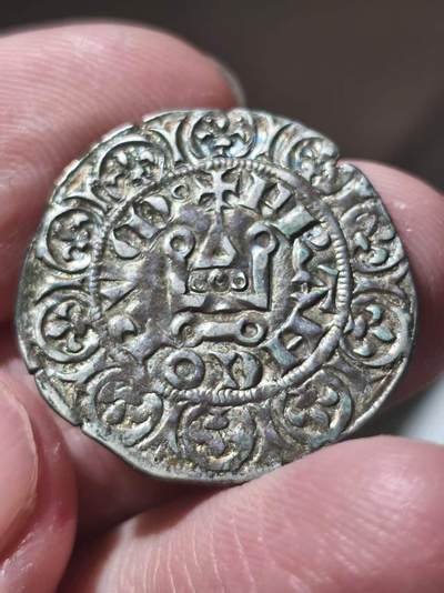 星盘世界钱币 5.2年度精品币大拍 一周年抽奖活动 中世纪 - 法国卡佩王朝查理四世半格罗斯（Maille Blanche）银币，始发行于1323年2月3日，含银量79.8%，欧洲老藏家旧藏，五彩包浆，深打好品，查理四世是卡佩王朝末代国王，所打制钱币品种与存世量都较少，以半格罗斯为主